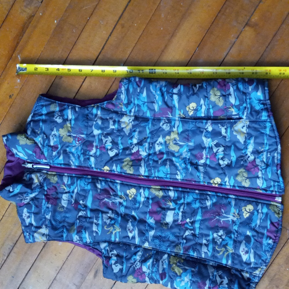 Kids XL Ariat reversible vest - Picture 5 of 14
